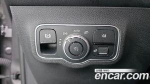 Mercedes-Benz GLB-Class GLB250 4MATIC 2024 года из Южной Кореи