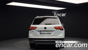 Volkswagen Tiguan 2.0 TSI Prestige 2023 года из Южной Кореи