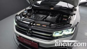 Volkswagen Tiguan 2.0 TSI Prestige 2023 года из Южной Кореи