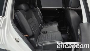 Volkswagen Tiguan 2.0 TSI Prestige 2023 года из Южной Кореи