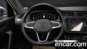 Volkswagen Tiguan 2.0 TSI Prestige 2023 года из Южной Кореи
