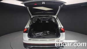 Volkswagen Tiguan 2.0 TSI Prestige 2023 года из Южной Кореи