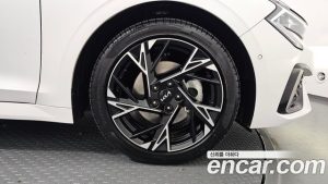 Kia K5 1.6 Turbo 2025 года из Южной Кореи
