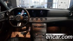 Mercedes-Benz CLS-Class CLS300d 4MATIC 2023 года из Южной Кореи