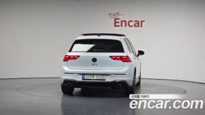 Volkswagen Golf 2.0 GTI 2022 года из Южной Кореи