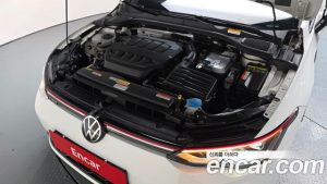 Volkswagen Golf 2.0 GTI 2022 года из Южной Кореи