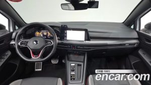 Volkswagen Golf 2.0 GTI 2022 года из Южной Кореи
