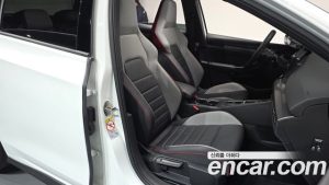 Volkswagen Golf 2.0 GTI 2022 года из Южной Кореи