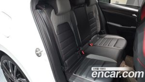 Volkswagen Golf 2.0 GTI 2022 года из Южной Кореи