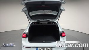 Volkswagen Golf 2.0 GTI 2022 года из Южной Кореи
