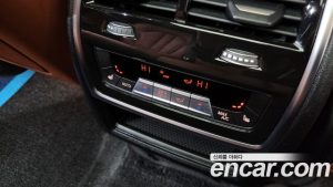 BMW X7 xDrive 40i Design Pure Excellence 7-Seater 2024 года из Южной Кореи