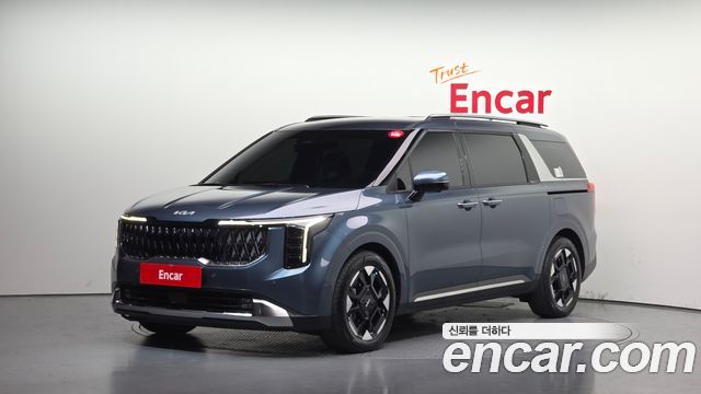 Kia Canival 7-Seater на открытом воздухе 2024 года из Кореи
