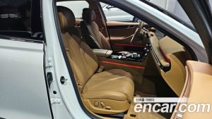 Genesis G80 Бензин 2.5 Turbo AWD 2025 года из Южной Кореи