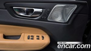 Volvo XC60 B5 Inscription 2022 года из Южной Кореи