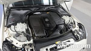 Mercedes-Benz C-Class C300 4MATIC Avantgarde 2024 года из Южной Кореи