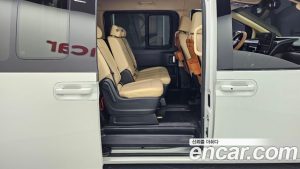 Hyundai Staria L3.5 Tourer 11-Seater 2025 года из Южной Кореи