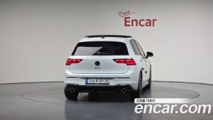 Volkswagen Golf 2.0 GTI 2024 года из Южной Кореи