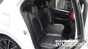 Volkswagen Golf 2.0 GTI 2024 года из Южной Кореи
