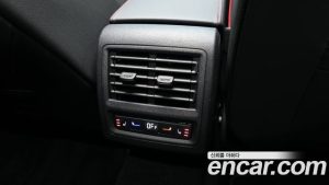 Volkswagen Golf 2.0 GTI 2024 года из Южной Кореи