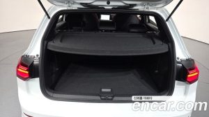 Volkswagen Golf 2.0 GTI 2024 года из Южной Кореи