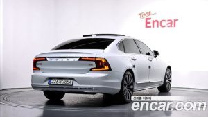 Volvo S90 B5 ULTIMATE Bright 2023 года из Южной Кореи