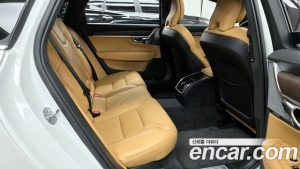 Volvo S90 B5 ULTIMATE Bright 2023 года из Южной Кореи