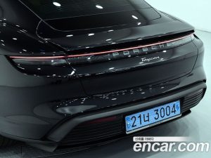 Porsche Taycan Base 2024 года из Южной Кореи