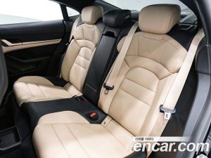 Porsche Taycan Base 2024 года из Южной Кореи
