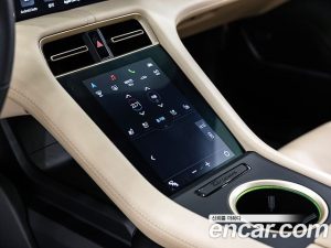 Porsche Taycan Base 2024 года из Южной Кореи