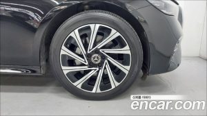 Mercedes-Benz E-Class E300 4MATIC Exclusive 2024 года из Южной Кореи