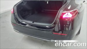 Mercedes-Benz E-Class E300 4MATIC Exclusive 2024 года из Южной Кореи