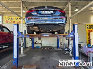 Mercedes-Benz S-Class S350 d 2023 года из Южной Кореи
