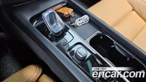 Volvo XC60 B5 ULTIMATE Bright 2024 года из Южной Кореи