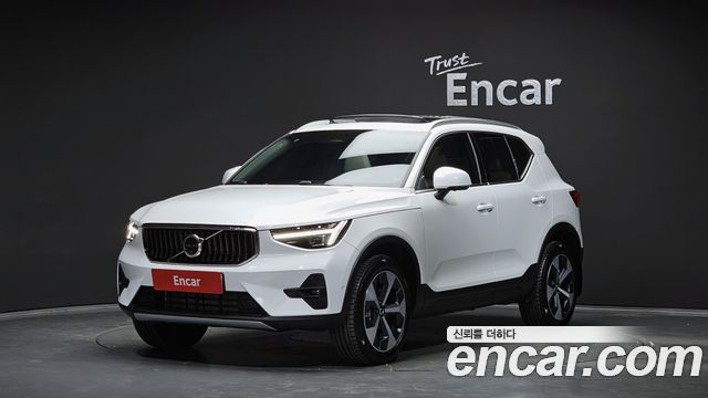 Volvo XC40 B4 ULTIMATE Bright 2024 года из Кореи