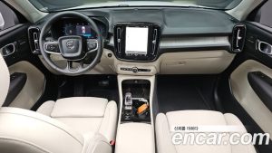 Volvo XC40 B4 ULTIMATE Bright 2024 года из Южной Кореи