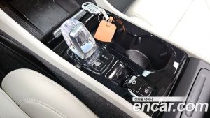 Volvo XC40 B4 ULTIMATE Bright 2024 года из Южной Кореи