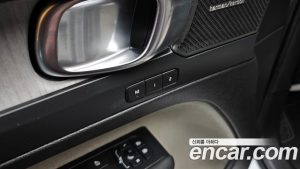 Volvo XC40 B4 ULTIMATE Bright 2024 года из Южной Кореи