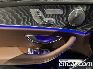 Mercedes-Benz E-Class E350 4MATIC Exclusive 2023 года из Южной Кореи