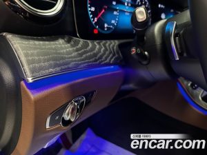 Mercedes-Benz E-Class E350 4MATIC Exclusive 2023 года из Южной Кореи