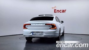Volvo S90 T8 AWD Ultra Bright 2025 года из Южной Кореи