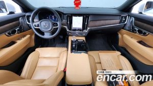 Volvo S90 T8 AWD Ultra Bright 2025 года из Южной Кореи