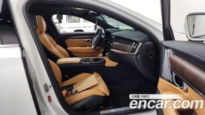 Volvo S90 T8 AWD Ultra Bright 2025 года из Южной Кореи
