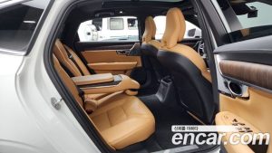 Volvo S90 T8 AWD Ultra Bright 2025 года из Южной Кореи