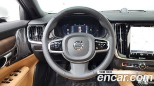 Volvo S90 T8 AWD Ultra Bright 2025 года из Южной Кореи