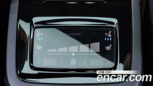 Volvo S90 T8 AWD Ultra Bright 2025 года из Южной Кореи