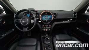 Mini Countryman CLASSIC Plus COMFORT PACK 2023 года из Южной Кореи