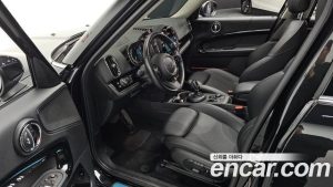 Mini Countryman CLASSIC Plus COMFORT PACK 2023 года из Южной Кореи