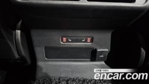 Land Rover Range Rover Velar 3.0 P400 R-Dynamic HSE 2023 года из Южной Кореи