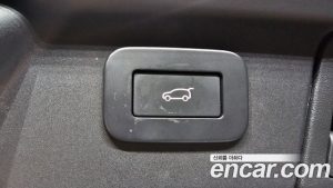 Land Rover Range Rover Velar 3.0 P400 R-Dynamic HSE 2023 года из Южной Кореи