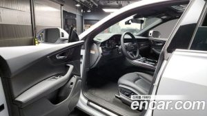Audi Q8 45 TDI 4WD Premium 2023 года из Южной Кореи